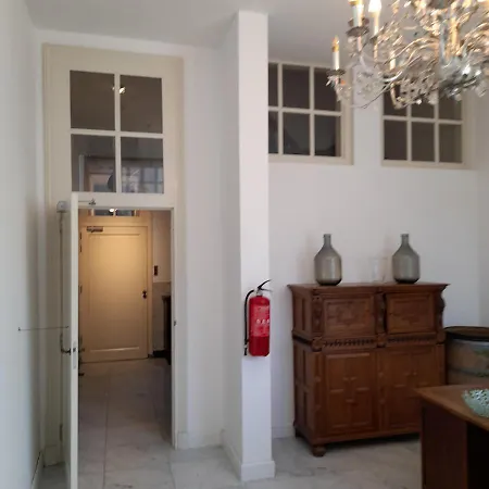 Historic Renovated With Balcony And Garden View *